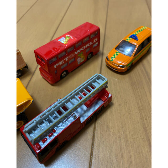 トミカまとめ売り　6台 エンタメ/ホビーのおもちゃ/ぬいぐるみ(ミニカー)の商品写真
