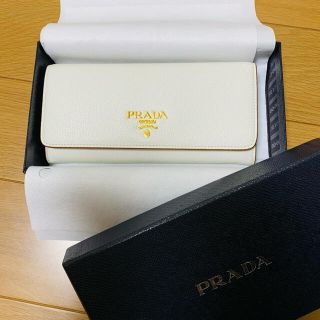 プラダ(PRADA)の【新品 未使用】PRADA ホワイト 長財布(財布)