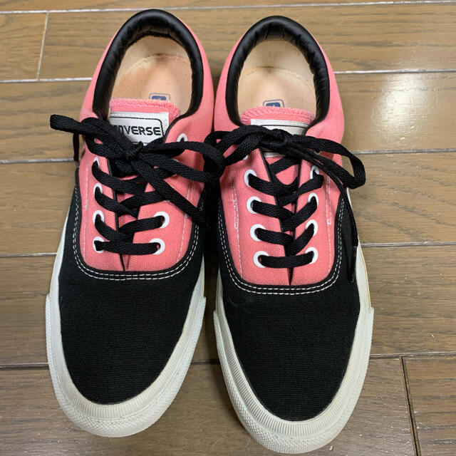 CONVERSE(コンバース)のconverse スニーカー　BLACK/PINK 23.5センチ レディースの靴/シューズ(スニーカー)の商品写真