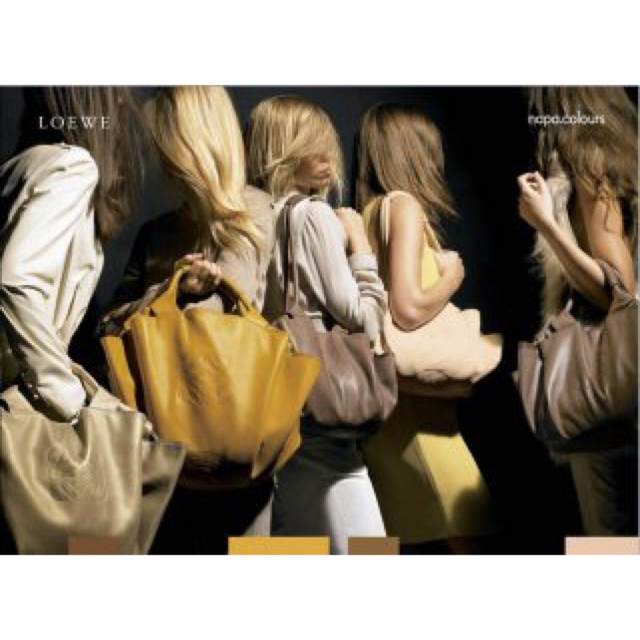 LOEWE(ロエベ)の本物 名作 ロエベ ナッパアイレ アナグラム レザー ハンドバッグ ゴールド レディースのバッグ(トートバッグ)の商品写真