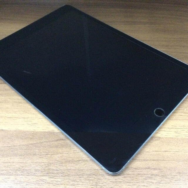 iPad 第7世代 32GB セルラーモデル スペースグレイ タブレット