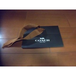 コーチ(COACH)のコーチ　ショッパー　紙袋　入れ物　COACH　のりあとがついています(その他)