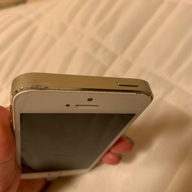 Apple(アップル)のiphone 5s ゴールド 64 スマホ/家電/カメラのスマートフォン/携帯電話(スマートフォン本体)の商品写真
