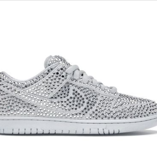 ナイキ スワロフスキーの通販 0点以上 Nikeを買うならラクマ