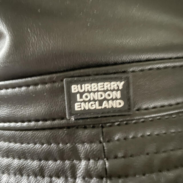 BURBERRY(バーバリー)のBurberry London バケットハット　フェイクレザー　Mサイズ メンズの帽子(ハット)の商品写真