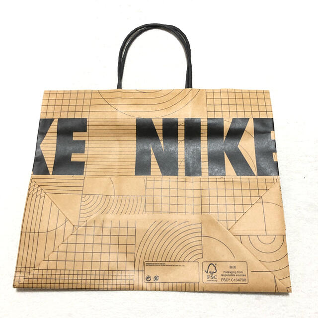 NIKE(ナイキ)の小サイズ 2枚セット　紙袋　ナイキ ショッパー　ナイキ紙袋　プレゼント梱包資材 レディースのバッグ(ショップ袋)の商品写真