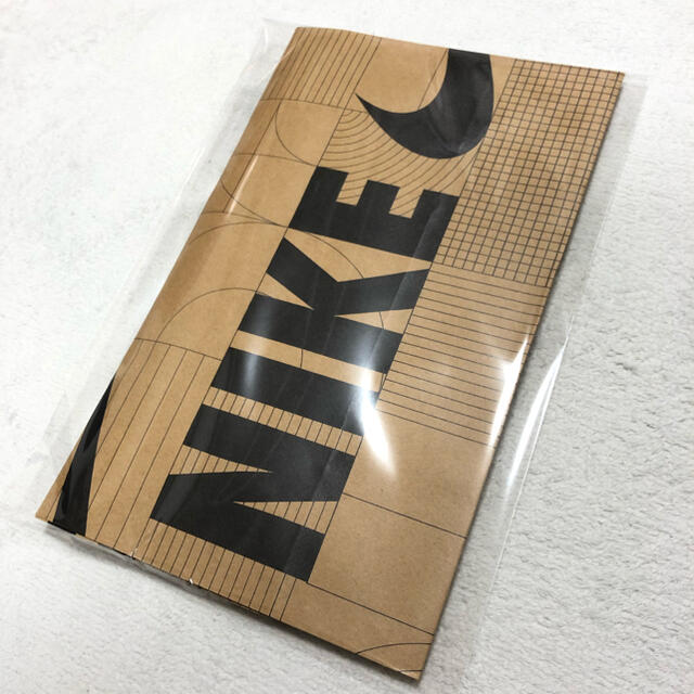 NIKE(ナイキ)の小サイズ 2枚セット　紙袋　ナイキ ショッパー　ナイキ紙袋　プレゼント梱包資材 レディースのバッグ(ショップ袋)の商品写真