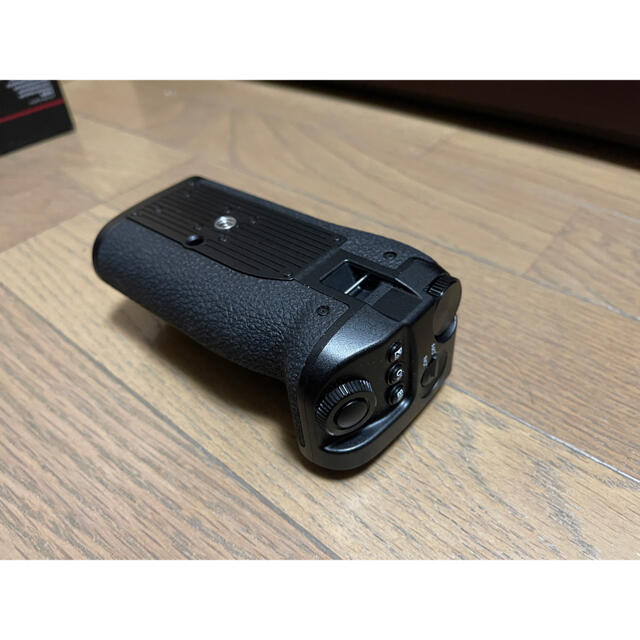 Panasonic(パナソニック)の【最安値7/16まで】 DMW-BGS5 LUMIX S5 バッテリーグリップ  スマホ/家電/カメラのカメラ(ミラーレス一眼)の商品写真