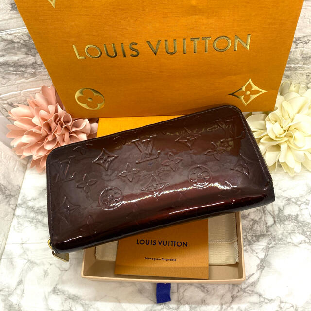 LOUIS VUITTON(ルイヴィトン)の日曜日お値下げ❣ ❇ルイヴィトン ジッピーウォレットアマラント❇訳あり☘ レディースのファッション小物(財布)の商品写真