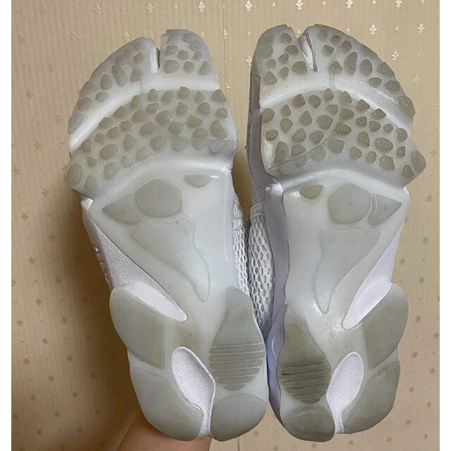 NIKE(ナイキ)のナイキ　エアリフト　ホワイト25cm レディースの靴/シューズ(サンダル)の商品写真