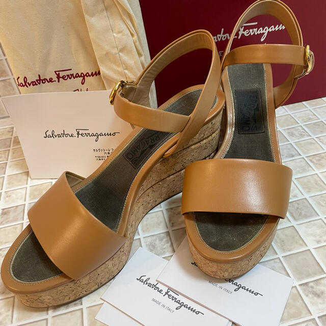 良品♡SalvatoreFerragamo✩サンダル 8 レザー ウェッジソール