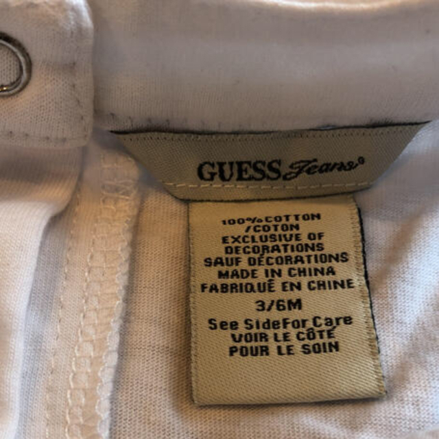 GUESS(ゲス)のGUESS ベビー タンクトップ キッズ/ベビー/マタニティのベビー服(~85cm)(ロンパース)の商品写真