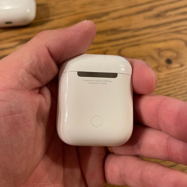 Apple(アップル)の美品⭐︎アップル　Apple⭐︎AirPods⭐︎評価300以上 スマホ/家電/カメラのオーディオ機器(ヘッドフォン/イヤフォン)の商品写真