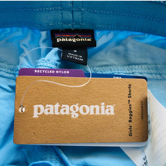 patagonia(パタゴニア)の【新品未使用】パタゴニア PATAGONIA  バギーパンツ キッズ 6－7歳用 キッズ/ベビー/マタニティのキッズ服男の子用(90cm~)(パンツ/スパッツ)の商品写真