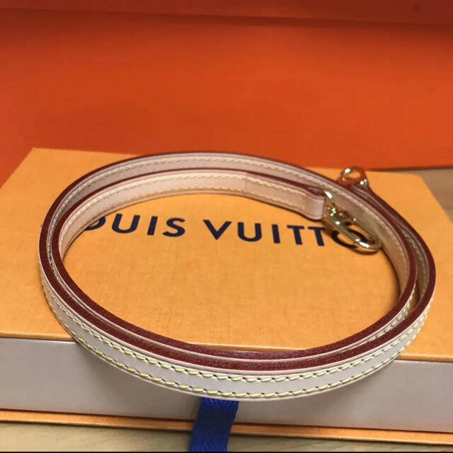 LOUIS VUITTON(ルイヴィトン)の専用ページになります！ルイ　ヴィトン　ショルダーストラップ レディースのファッション小物(その他)の商品写真