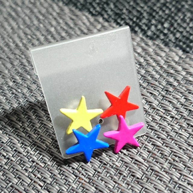 4色 星 ピアス レディースのアクセサリー(ピアス)の商品写真