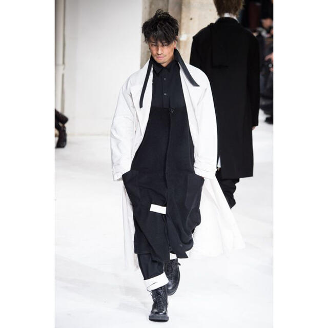 Yohji Yamamoto(ヨウジヤマモト)のYohji Yamamoto  ファスナーテーパードパンツです。 メンズのパンツ(サルエルパンツ)の商品写真