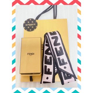 FENDI - FENDI ラッピー リバーシブル ピンク×ブラック 箱&袋付き！の