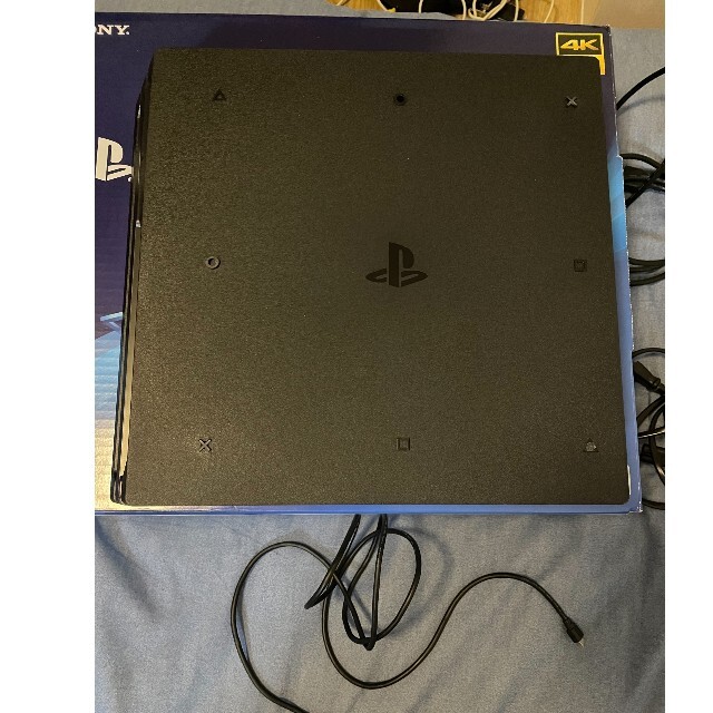 PlayStation4(プレイステーション4)のPS4 Pro 1TB CUH-7200BB01 エンタメ/ホビーのゲームソフト/ゲーム機本体(家庭用ゲーム機本体)の商品写真