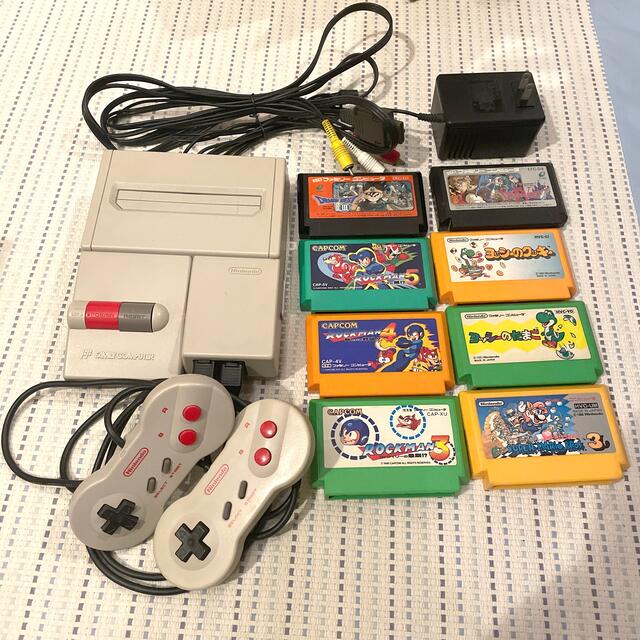 任天堂(ニンテンドウ)のニューファミコン セット （すぐに遊べる） エンタメ/ホビーのゲームソフト/ゲーム機本体(家庭用ゲーム機本体)の商品写真