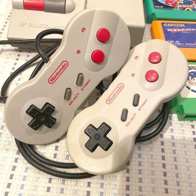 任天堂(ニンテンドウ)のニューファミコン セット （すぐに遊べる） エンタメ/ホビーのゲームソフト/ゲーム機本体(家庭用ゲーム機本体)の商品写真