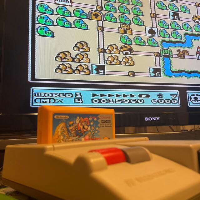 任天堂(ニンテンドウ)のニューファミコン セット （すぐに遊べる） エンタメ/ホビーのゲームソフト/ゲーム機本体(家庭用ゲーム機本体)の商品写真