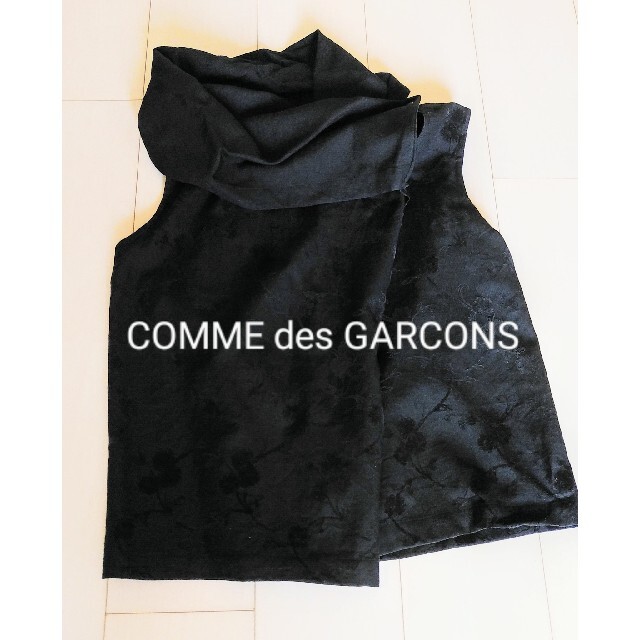 COMME des GARCONS(コムデギャルソン)のコムデギャルソン　プルオーバー　黒 レディースのトップス(カットソー(半袖/袖なし))の商品写真