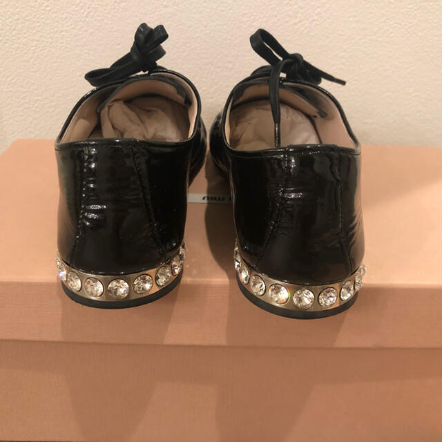 ミュウミュウmiumiu シューズ 35 22.5 ビジュー エナメルレザー 何でも