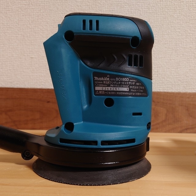 Makita(マキタ)の【アイン様専用】マキタ　18V　新品　充電式ランダムサンダー　BO180D スポーツ/アウトドアの自転車(工具/メンテナンス)の商品写真