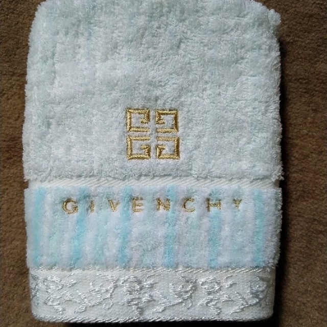 GIVENCHY(ジバンシィ)のジバンシィ　ハンドタオル　33✕34 レディースのファッション小物(ハンカチ)の商品写真