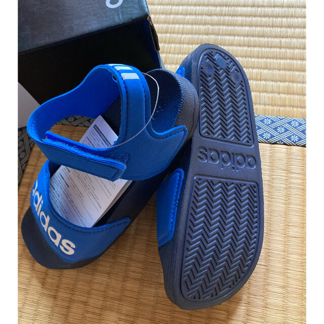 adidas(アディダス)のアディダス　サンダル キッズ/ベビー/マタニティのベビー靴/シューズ(~14cm)(サンダル)の商品写真