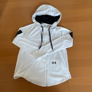 アンダーアーマー(UNDER ARMOUR)のアンダーアーマ　パーカーL(パーカー)