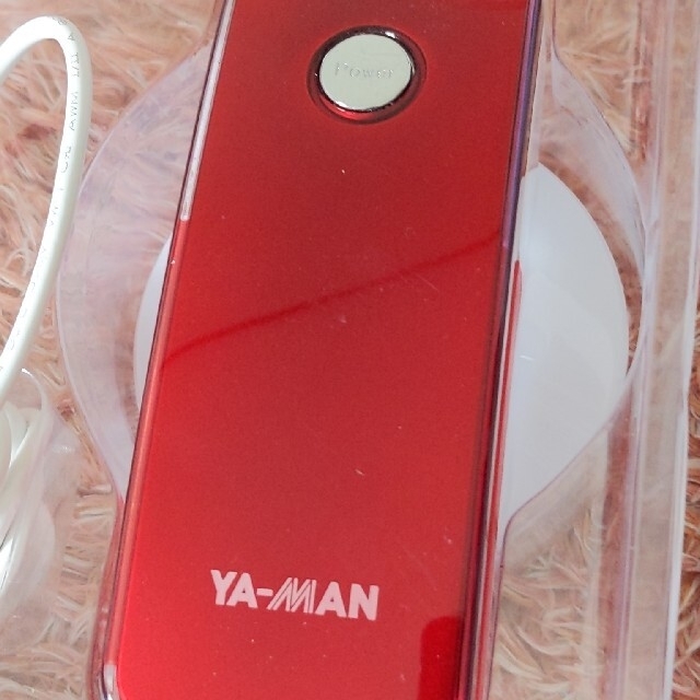 YA-MAN(ヤーマン)のYA-MANヤーマン　アセチノクワトロインパクトネオ　IB-33 赤　レッド スマホ/家電/カメラの美容/健康(ボディケア/エステ)の商品写真