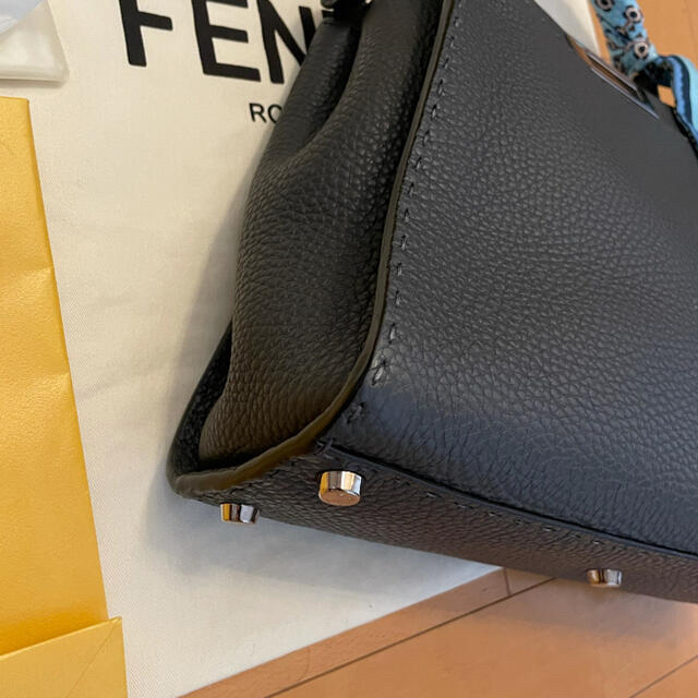 FENDI(フェンディ)のFENDI ピーカブー　レギュラー　セレリア　グレー　 レディースのバッグ(ハンドバッグ)の商品写真