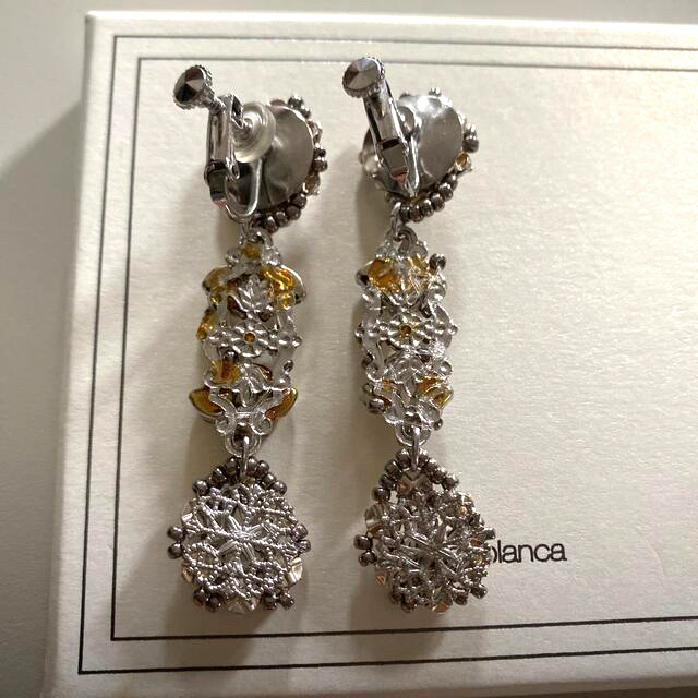 Vera Wang(ヴェラウォン)のorgablanca オルガブランカ　イヤリング レディースのアクセサリー(イヤリング)の商品写真