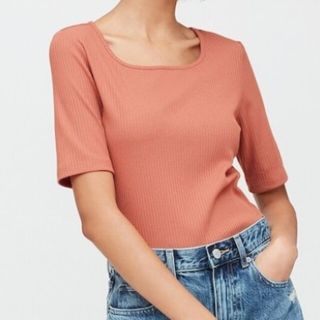 ユニクロ(UNIQLO)の【美品】リブスクエアネックT ピンク M(Tシャツ(半袖/袖なし))