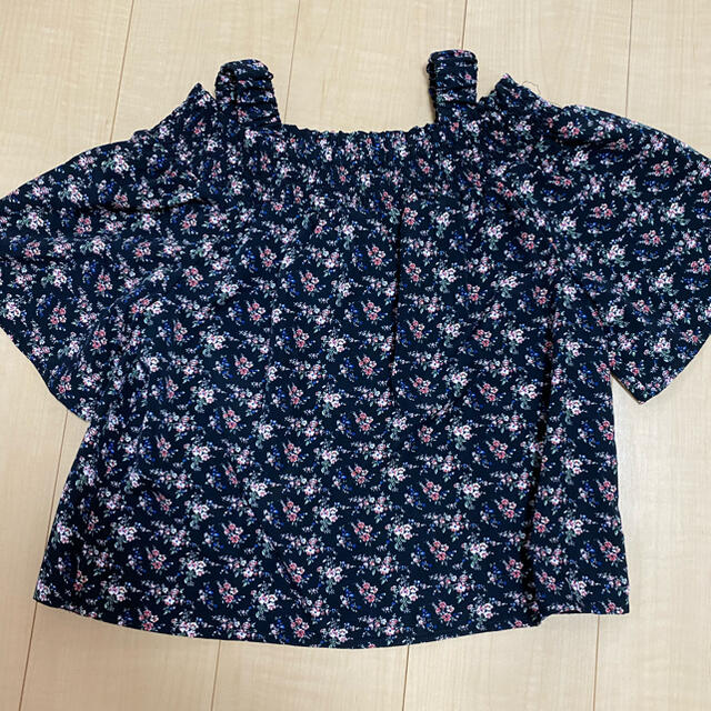 Lindsay(リンジィ)のリンジィ トップス オフショルダー キッズ/ベビー/マタニティのキッズ服女の子用(90cm~)(Tシャツ/カットソー)の商品写真