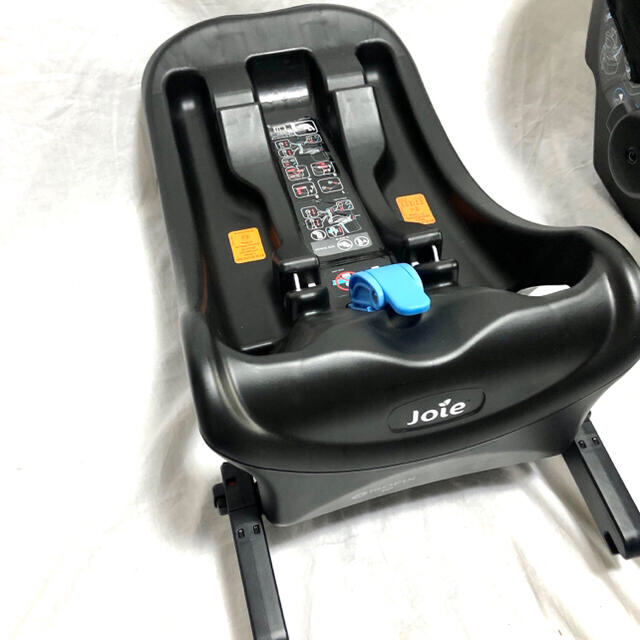 Joie (ベビー用品)(ジョイー)の【送料無料】joie チャイルドシート　アイベース（ISOFIX）セット キッズ/ベビー/マタニティの外出/移動用品(自動車用チャイルドシート本体)の商品写真