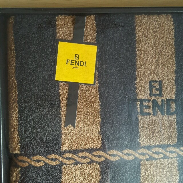 FENDI(フェンディ)のバスタオル☆フェンディ インテリア/住まい/日用品の日用品/生活雑貨/旅行(タオル/バス用品)の商品写真