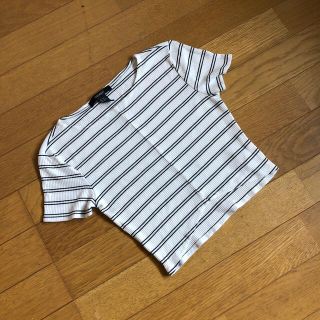 フォーエバートゥエンティーワン(FOREVER 21)のフォーエバー21 ショート丈　ストレッチ　Tシャツ(Tシャツ(半袖/袖なし))