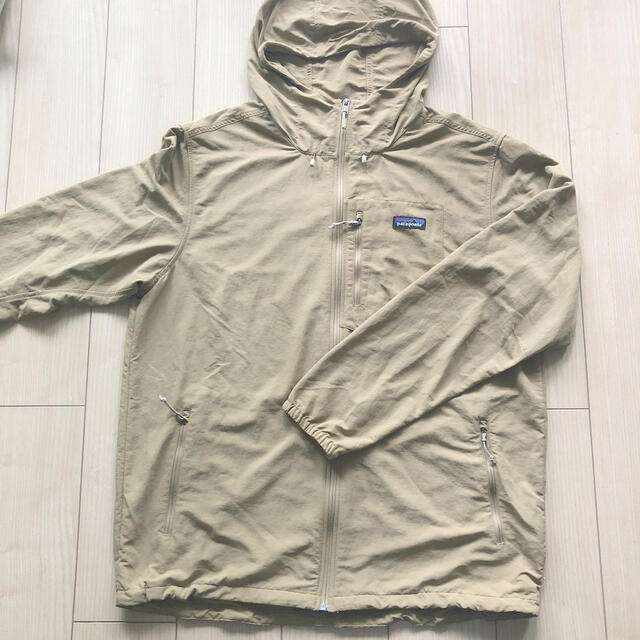 patagonia(パタゴニア)のパタゴニア 軽量パーカー メンズLサイズ メンズのトップス(パーカー)の商品写真