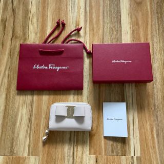 サルヴァトーレフェラガモ(Salvatore Ferragamo)のミニウォレット(財布)