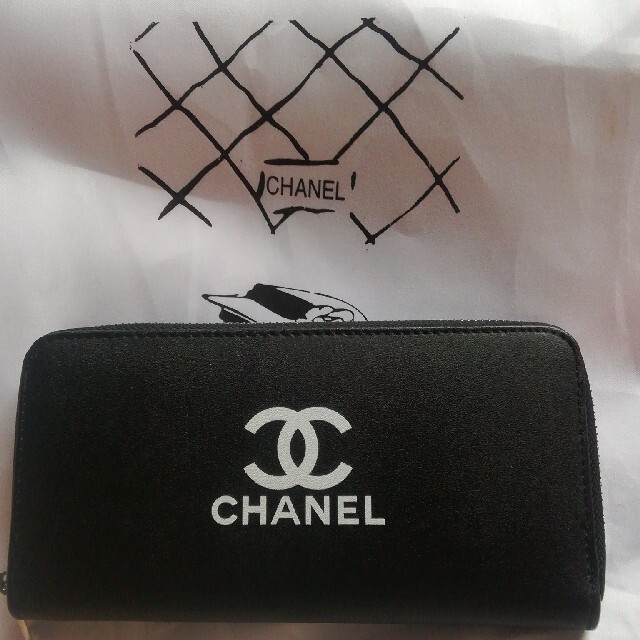 CHANEL(シャネル)のシャネルノベルティ財布 レディースのファッション小物(財布)の商品写真