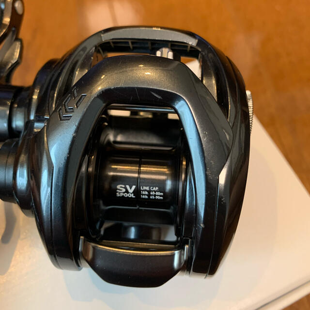 DAIWA(ダイワ)の【ダイワ】 20タトゥーラ SV TW 103XH スポーツ/アウトドアのフィッシング(リール)の商品写真