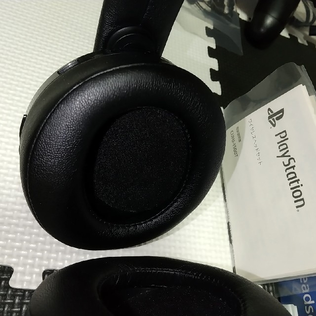 PlayStation4(プレイステーション4)のツナスキン様　SONY wireless surround headset  スマホ/家電/カメラのオーディオ機器(ヘッドフォン/イヤフォン)の商品写真