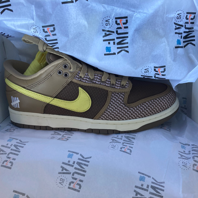 NIKE(ナイキ)の【27cm】UNDEFEATED × NIKE DUNK LOW SP  メンズの靴/シューズ(スニーカー)の商品写真