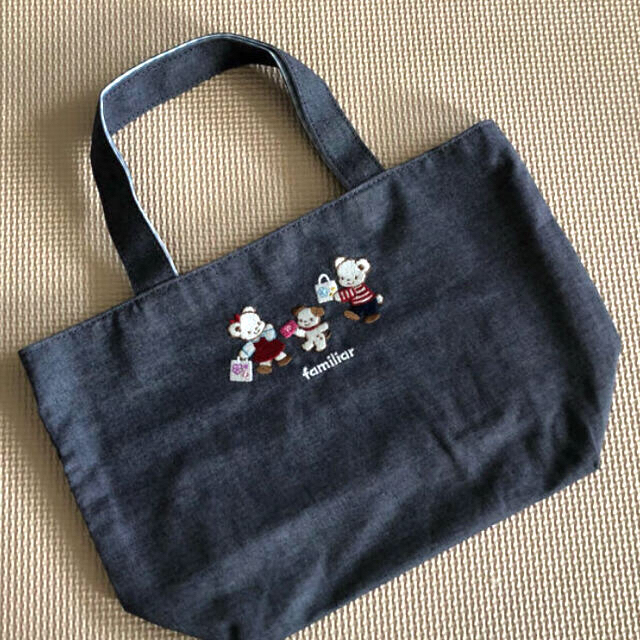 familiar(ファミリア)の新品開封のみ🍓　ファミリア　トートバッグ　手提げ　刺繍　人気　非売品　レア レディースのバッグ(トートバッグ)の商品写真