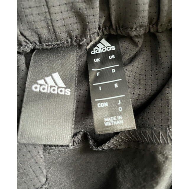 adidas(アディダス)のアディダス　七分丈　パンツ　黒 スポーツ/アウトドアのサッカー/フットサル(ウェア)の商品写真