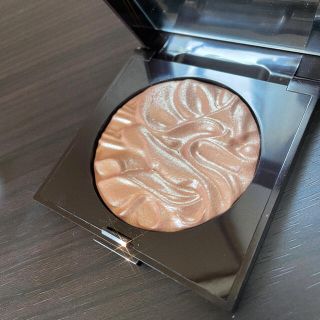 ローラメルシエ(laura mercier)のローラメルシエ　フェイスイルミネーター　インディスクレション(フェイスカラー)