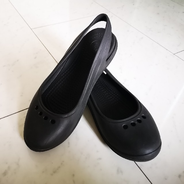 crocs(クロックス)のクロックストーン　スカイラーフラット レディースの靴/シューズ(サンダル)の商品写真